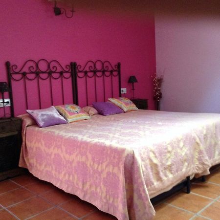 Hostal Camino Del Perdon Uterga Exterior foto
