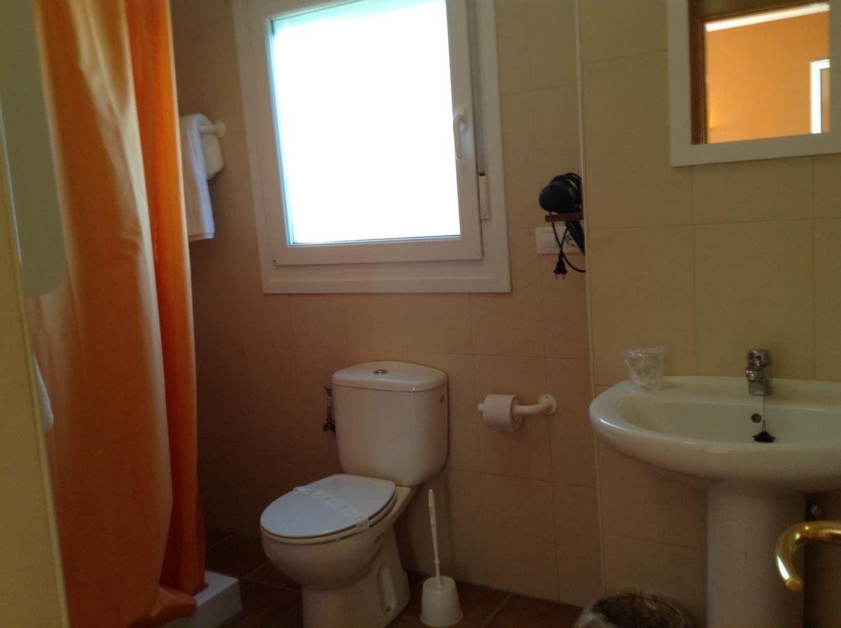 Hostal Camino Del Perdon Uterga Exterior foto