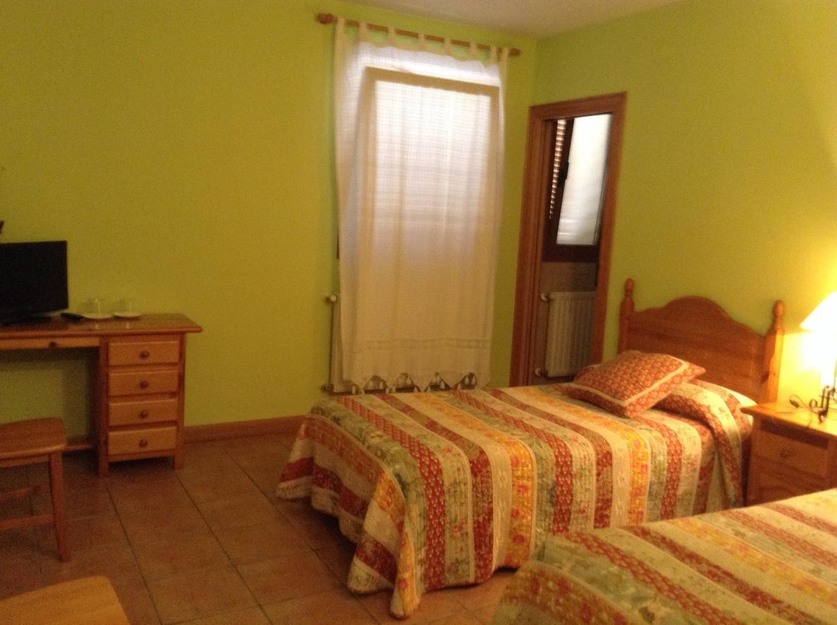 Hostal Camino Del Perdon Uterga Exterior foto